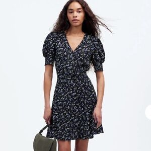 Madewell v neck button front mini dress in floral